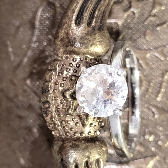 Sterling silver solitaire engagement ring - Picture 8 of 12